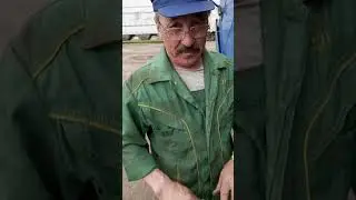 камазист Мишаня помогает другу чинить КамАЗ