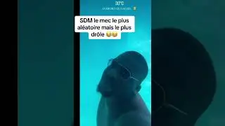 Il nage avec ses lunettes SDM 😂