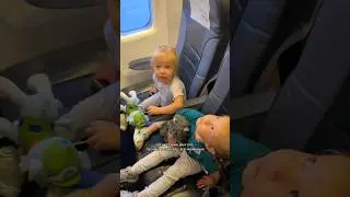 Уехала одна в другую страну с двумя детьми