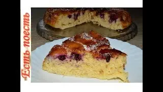 Пирог на сковороде фруктово-ягодный