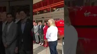 Миллиардер едва не погиб из-за падения баннера своей компании