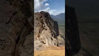 Скала высотой 1 километр 