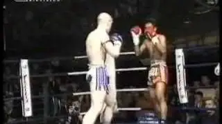 Lee Chesters (Wicker UK) vs Assani Keoynork (Thailand) Rd 2