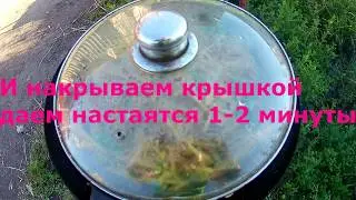 Готовим макароны с морским коктейлем))