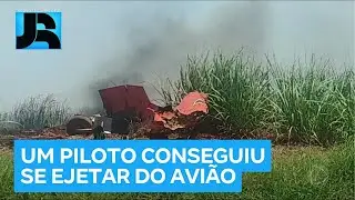 Dois aviões da FAB se chocam no ar durante voos de instrução em Pirassununga (SP)