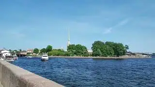 К Петропавловской крепости