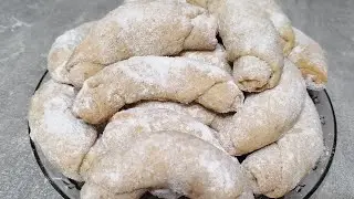 Starinske jednostavne kiflice sa orasima! Bez kvasca i jaja. Tope se u ustima!
