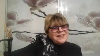 Наталья Оконская поёт песню "Молодой гусар"