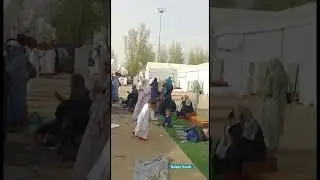 Hujjaj making duas at Arafa 