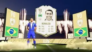 MY MUM PACKED ME ICON RONALDO//FIFA 20