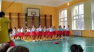Дуняша. Танцы. 8 марта. Школа.