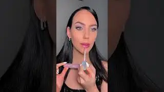 Gorgeous lipgloss to pair with purple eyelook 