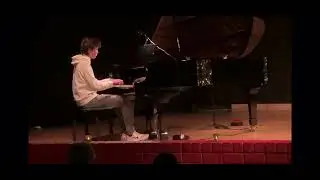 13 year old kid plays the most insane school performance ever !!! (Jac P. Thijsse College)
