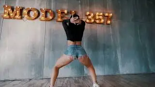 M357 DAILY: Twerk -   Katerina Krasnikova