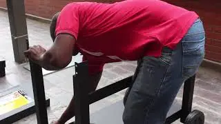 ¿Cómo instalar una plancha Char-Broil de 4 quemadores?