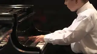 Alexandr Anisimov plays Haydn