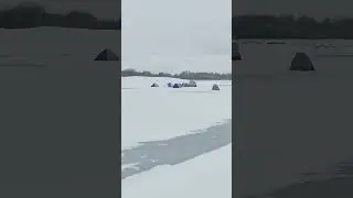 приехали на рыбалку 😎 👍 есть любители зимней рыбалки?))