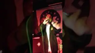 Escribo rap con R de revolución - Portavoz (en vivo)
