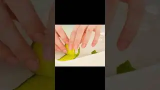 ककड़ी सुशी बनाएं।