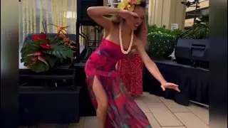 Nā Lei Aloha Hula Show and Dinner