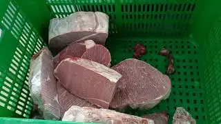 Begini Cara Memotong Daging Beku
