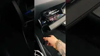 Выкидываем всякий хлам и ставим современные устройства на ваш авто