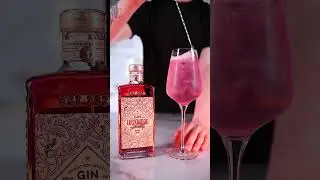 Рецепт коктейля Berry Twist Gin Tonic («Ягодный джин-тоник»)