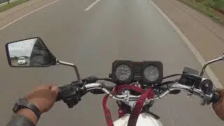 Pra uma motinha original e com escape original ela tá ótima...