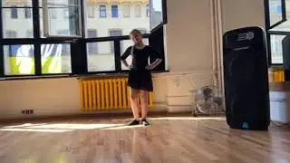 2 клас Вязкова Віолетта танець "Веснянка"