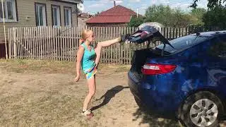 Закрыла багажник ногой. Челлендж. Растяжка.