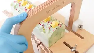 Making and Cutting Frosted Fir Cold Process Soap - Christmas Tree Soap - Bramble Berry #soapmaking