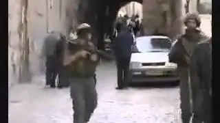 Вот они храбрые солдаты Израильской армии)))