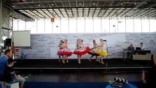 Молодая глупая