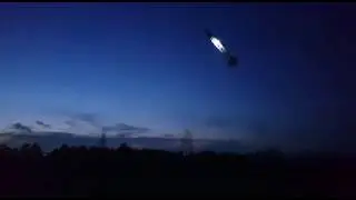 Wasserrakete mit LED Beleuchtung + Fallschirmspringer Jonny