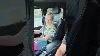 Прём в аэропорт без мейка и бровей 