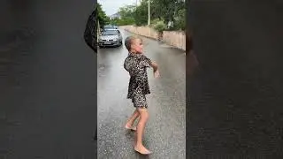 Граф Уваров - босоногий мальчик уходит в танце 