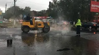 В Донском укладывают асфальт в лужи