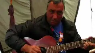 Спел очень смешную песню.