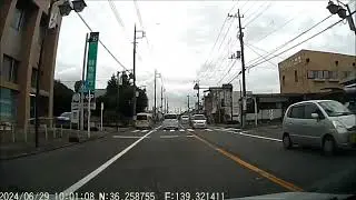 この場合も横断歩道手前一時停止が必要なのかな？