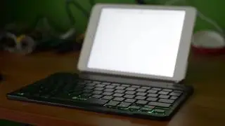 iClever Universal Backlight 7-Color Bluetooth keyboard