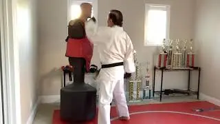 Uechi Ryu, Henry Thom 10 Dan, Warm up with Bob on  77 Birthday