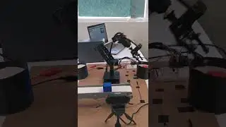Brazo robótico seleccionador de colores con Matlab. #programming #robot #engineer #robotics #matlab