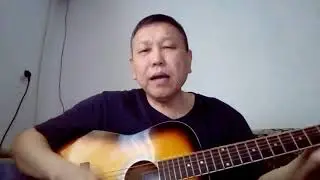 Снег кружится.