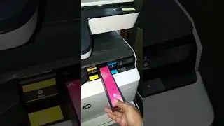 Mesin fotocopy tipe warna