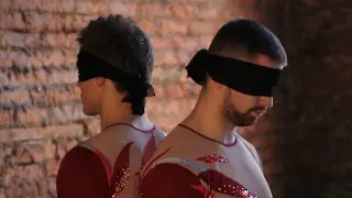 Акробатика с завязанными глазами!