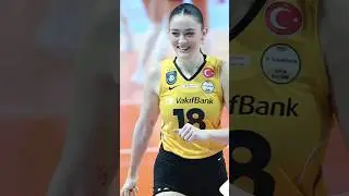 Zehra Gunes❤️Vakifbank what a pace full smile on her face 