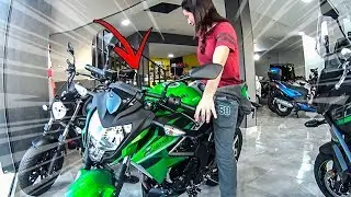 ELA ENCONTROU A MOTO PERFEITA - Daily Vlog na Espanha | Canal Simbora