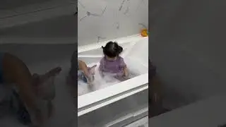Томикош пен Жасмин шомылып жатыр🥰