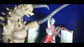 Ultraman vs Twin Tails vs Gudon