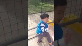 don't hold my hand 1.5yo